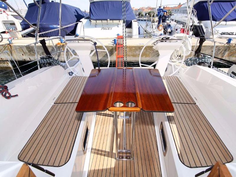 Book yachts online - sailboat - Bavaria Cruiser 41S - Lady Stardust - rent