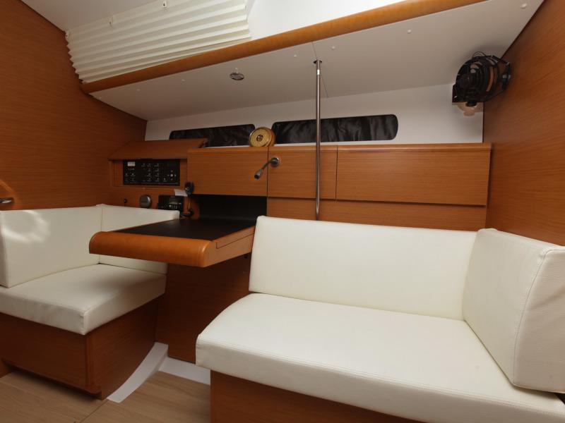 Book yachts online - sailboat - Sun Odyssey 439 - Vitus - rent