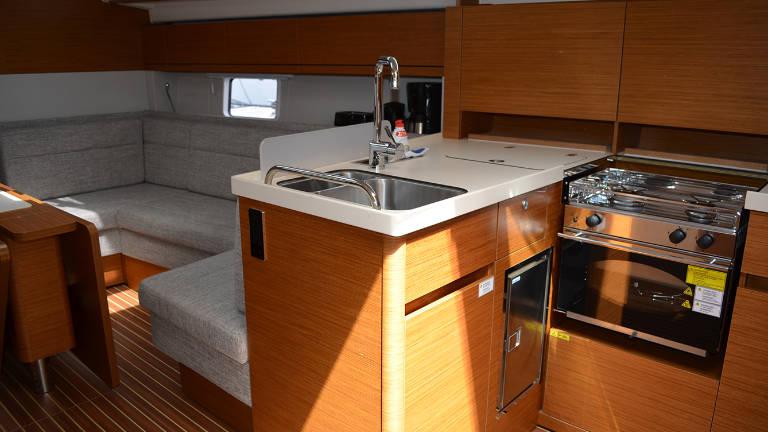 Book yachts online - sailboat - Hanse 418 - Laysan - rent