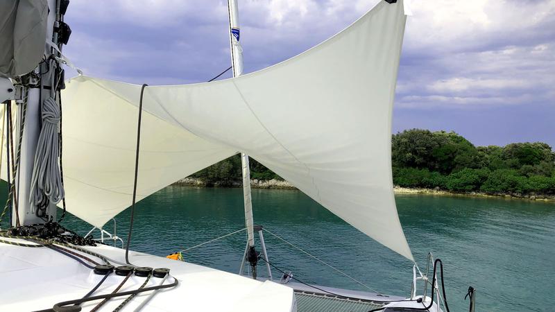 Book yachts online - catamaran - Lucia 40 - Luna Rossa II - rent