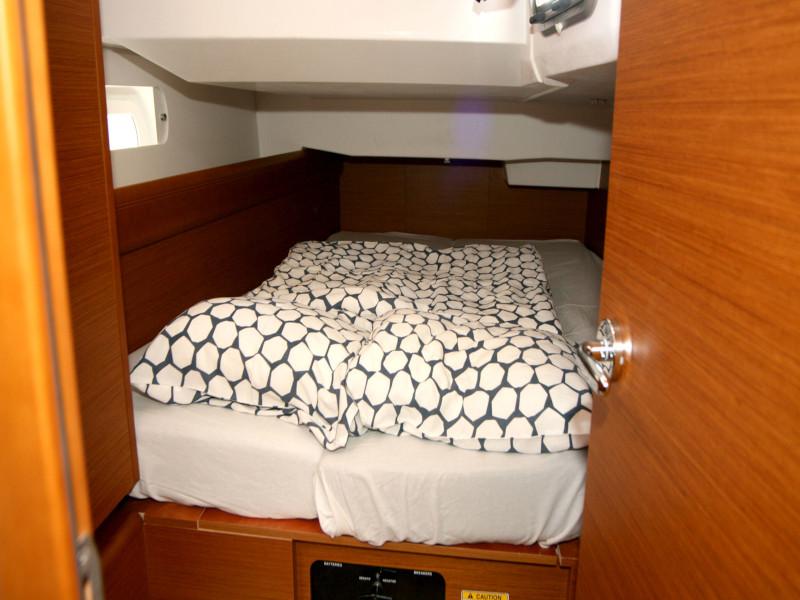 Book yachts online - sailboat - Sun Odyssey 419 - Mira - rent