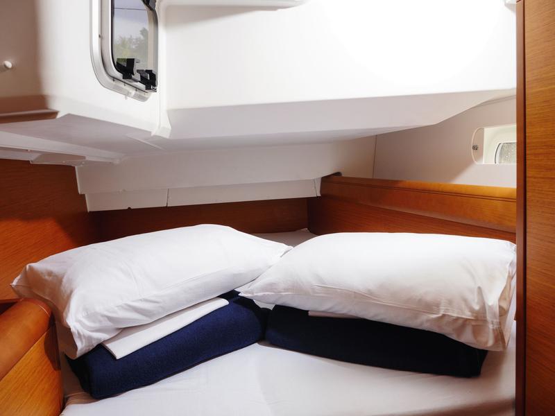 Book yachts online - sailboat - Sun Odyssey 449 - TORTUGA - rent