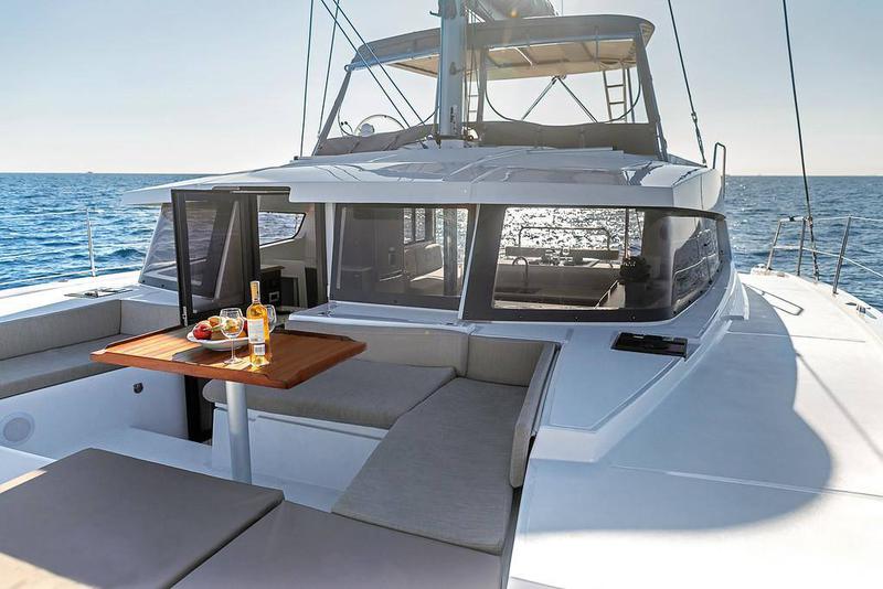 Book yachts online - catamaran - Bali 4.2 - Kos 42.6 / Model 2022! With AC, WM, generator, solar panels, hydraulic gangway &amp; electric WC - rent