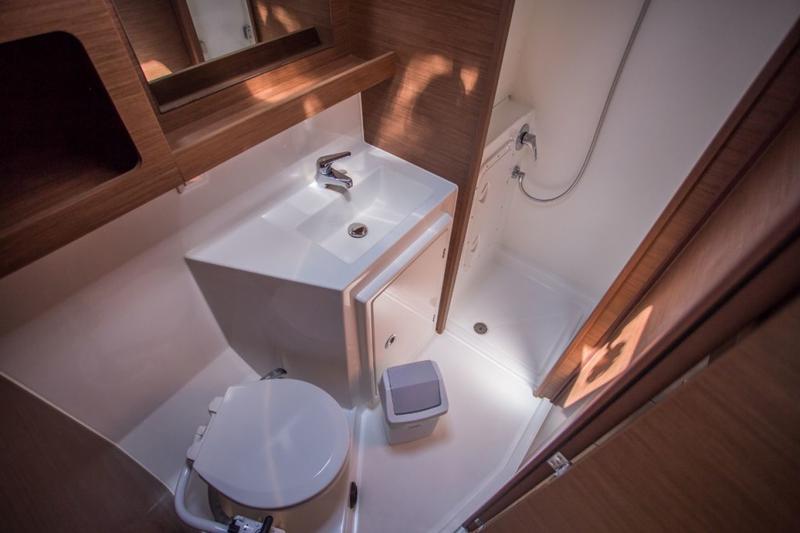 Book yachts online - catamaran - Lagoon 42 - Alchemy - rent