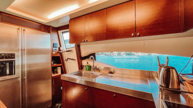 Book yachts online - motorboat - Azimut 75 Fly - Boreas - rent