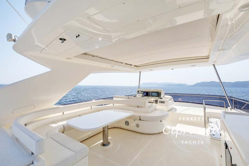 Book yachts online - motorboat - Ferretti 830 - Cipriana - rent