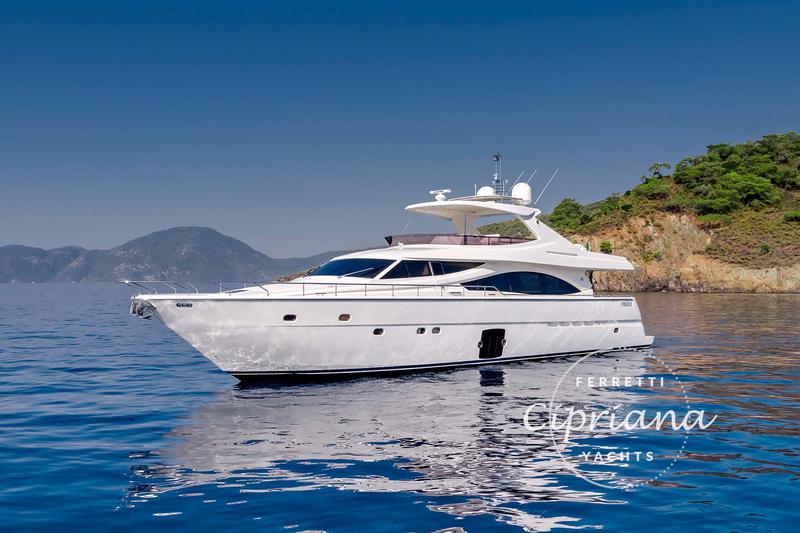 Book yachts online - motorboat - Ferretti 830 - Cipriana - rent