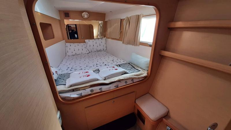 Book yachts online - catamaran - Lagoon 440 - Akik - rent