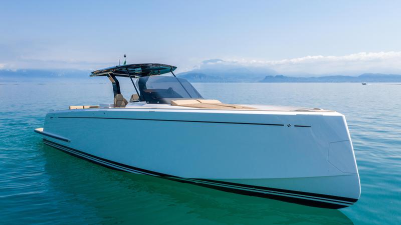 Book yachts online - motorboat - Pardo 38 - Mojo I - rent