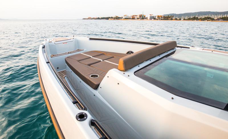 Book yachts online - motorboat - Saxdor 320 GTC - Olivia - rent