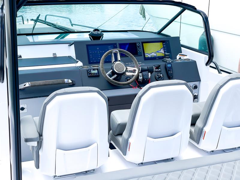 Book yachts online - motorboat - Axopar 37 Sun Top - Malisol - rent