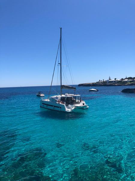 Book yachts online - catamaran - Bali 4.1 - Intrepido - rent