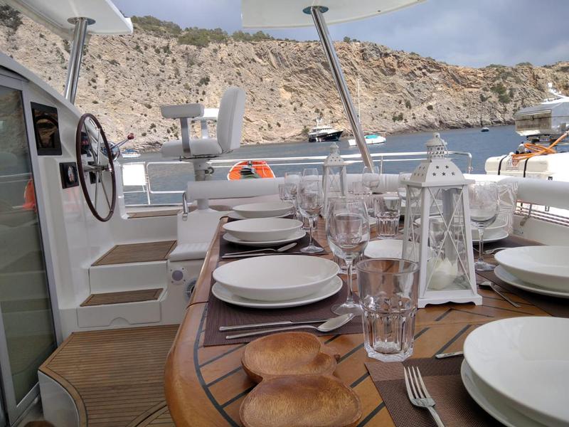 Book yachts online - catamaran - Marquises 56 - Atlas - rent