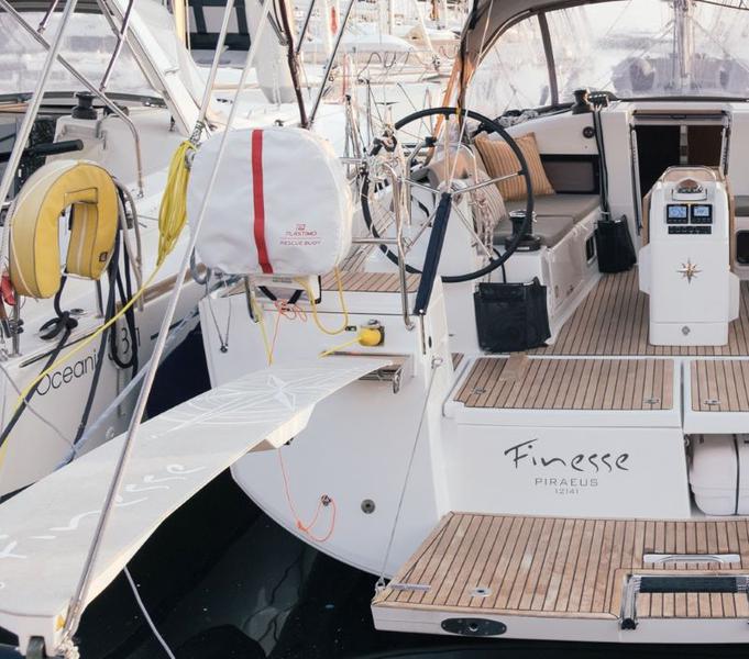 Book yachts online - sailboat - Sun Odyssey 440 - Finesse - rent