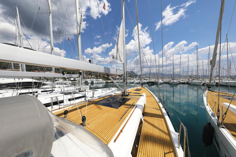 Book yachts online - sailboat - Hanse 588 - STARDUST 1 - rent