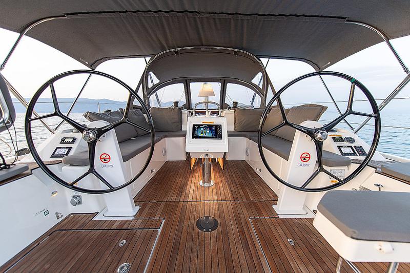 Book yachts online - sailboat - Bavaria C42 - ERMIS - rent
