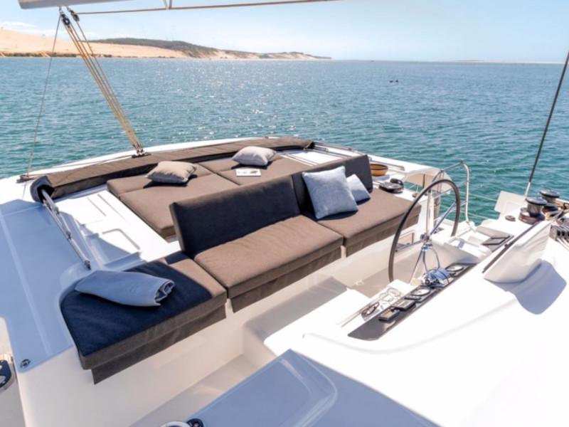 Book yachts online - catamaran - Lagoon 46 - Hearts Desire - rent