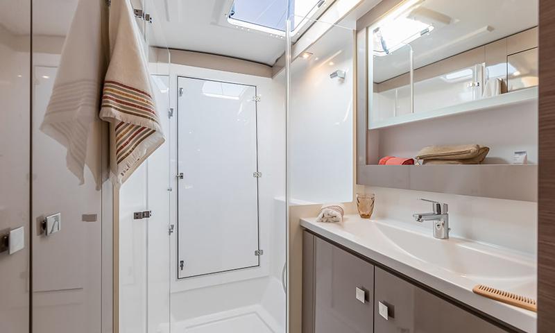 Book yachts online - catamaran - Isla 40 - Laja - rent