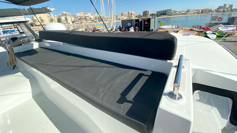 Book yachts online - catamaran - Lagoon 450 - Irena - rent