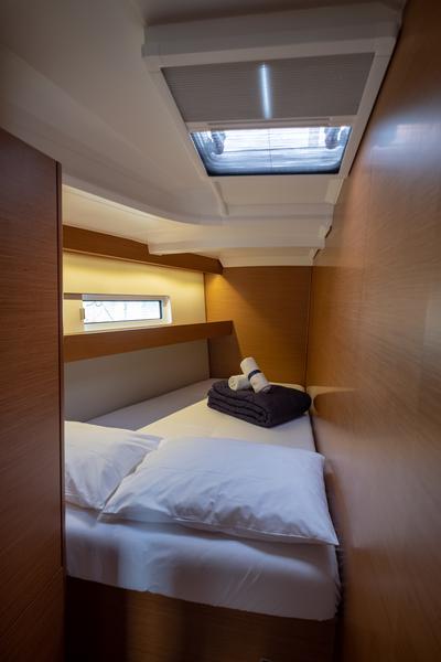 Book yachts online - sailboat - Sun Odyssey 440 - Ioleta - rent