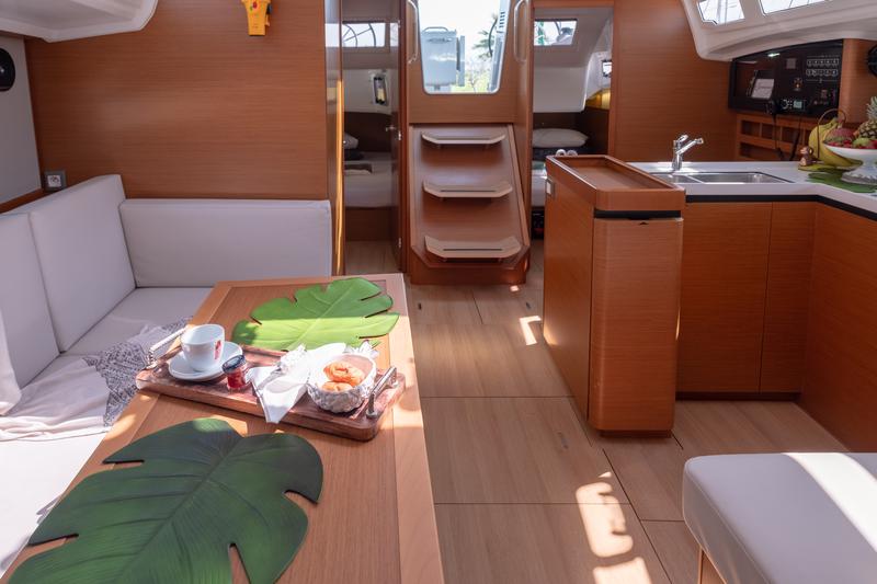 Book yachts online - sailboat - Sun Odyssey 410 - Sammy - rent