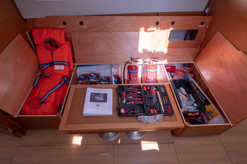 Book yachts online - sailboat - Sun Odyssey 410 - Sammy - rent