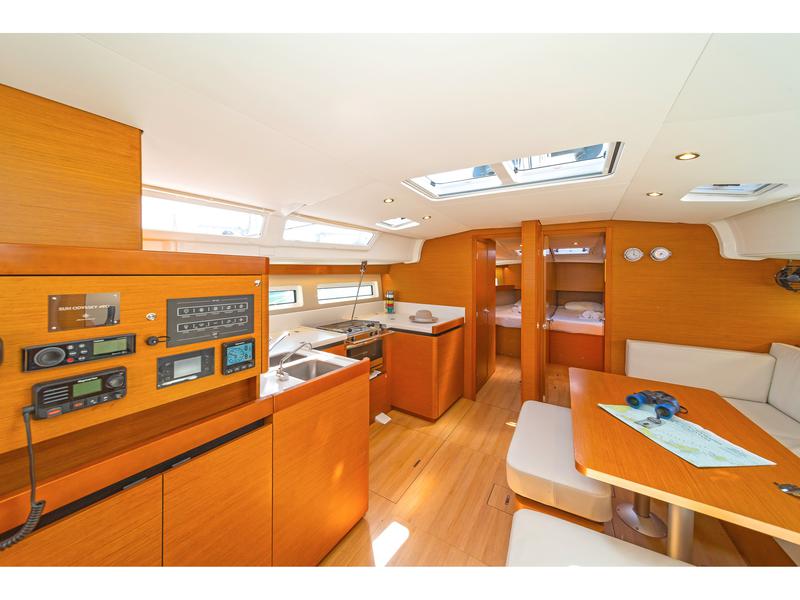 Book yachts online - sailboat - Sun Odyssey 490 - Bellatrix - rent