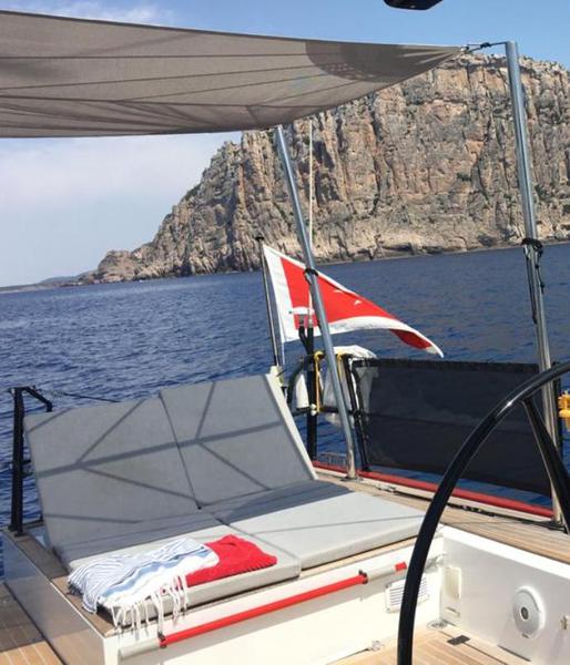 Book yachts online - sailboat - Vismara V71 - Red Carpet - rent