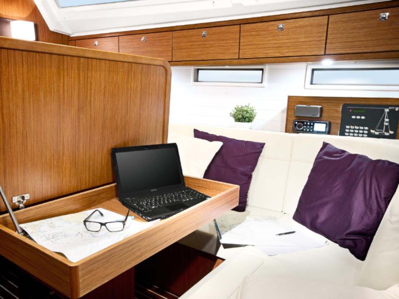 Book yachts online - sailboat - Bavaria Cruiser 46 - Ariadni - rent