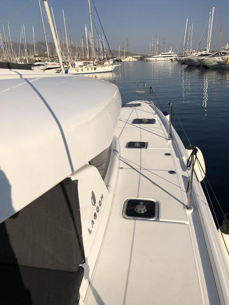 Book yachts online - catamaran - Lagoon 42 - AKTIS (air condition, generator, watermaker) - rent
