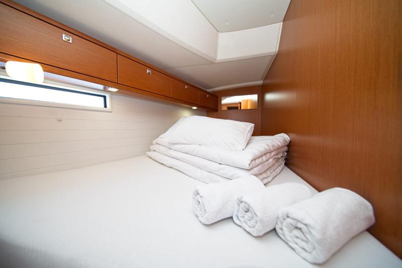 Book yachts online - sailboat - Bavaria 46 CN - MH 54 - rent