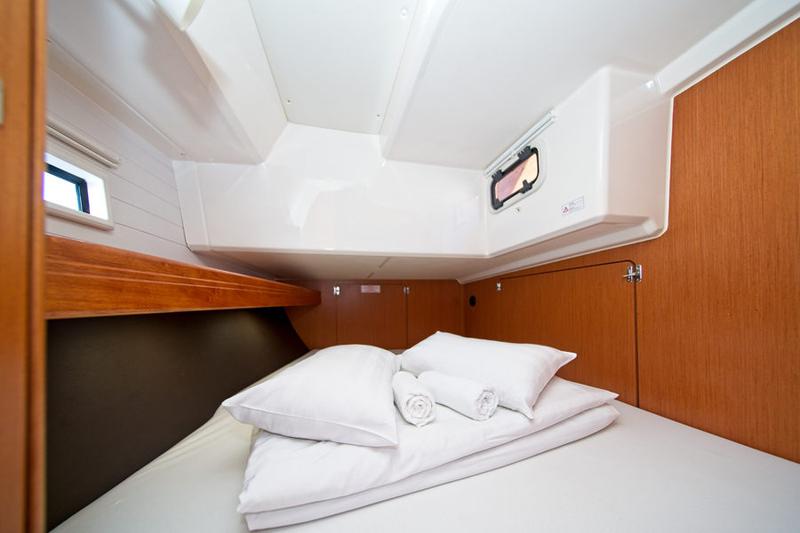 Book yachts online - sailboat - Bavaria 46 CN - MH 54 - rent