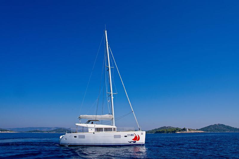 Book yachts online - catamaran - Lagoon 400 - MH 27 - rent