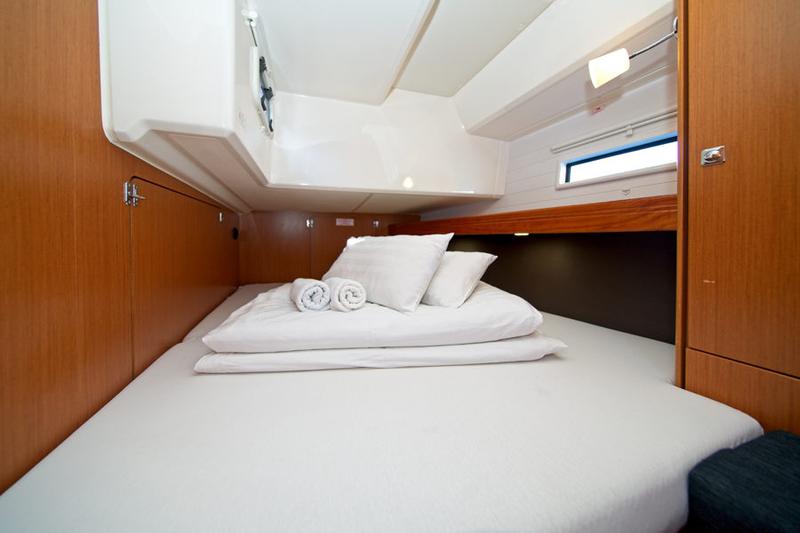 Book yachts online - sailboat - Bavaria 46 CN - MH 46 - rent