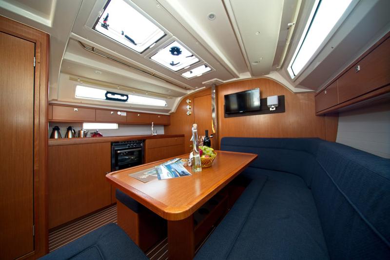 Book yachts online - sailboat - Bavaria Cruiser 41 - MH 66 - rent