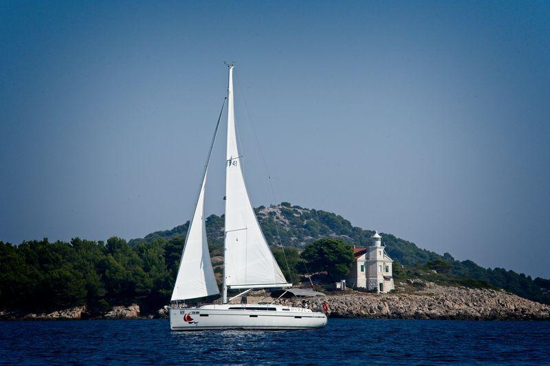 Book yachts online - sailboat - Bavaria Cruiser 41 - MH 62 - rent
