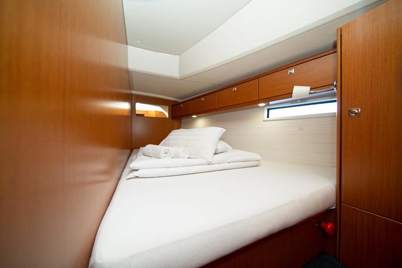 Book yachts online - sailboat - Bavaria 46 CN - MH 40 - rent