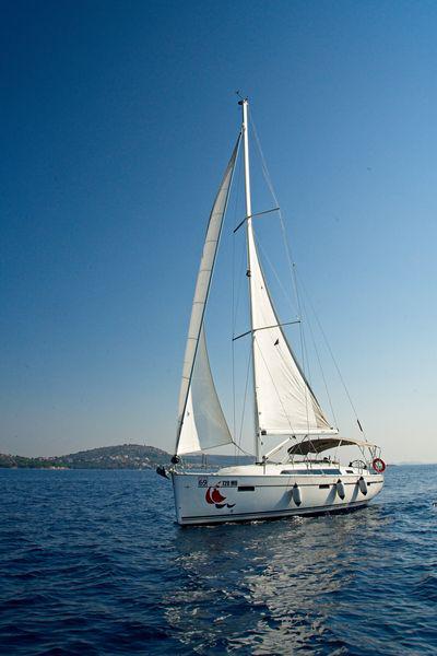 Book yachts online - sailboat - Bavaria Cruiser 41 - MH 68 - rent