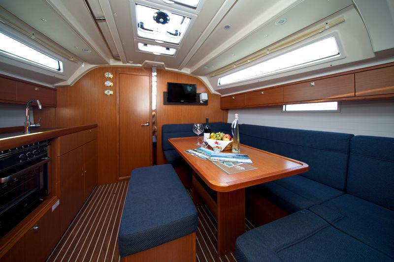 Book yachts online - sailboat - Bavaria Cruiser 41 - MH 63 - rent