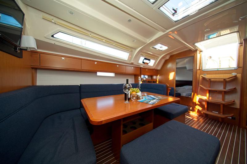 Book yachts online - sailboat - Bavaria Cruiser 41 - MH 64 - rent