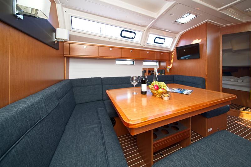 Book yachts online - sailboat - Bavaria 46 CN - MH 49 - rent