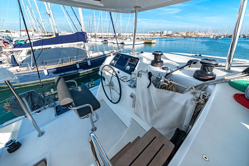 Book yachts online - catamaran - Lagoon 42 - Beatrix - rent