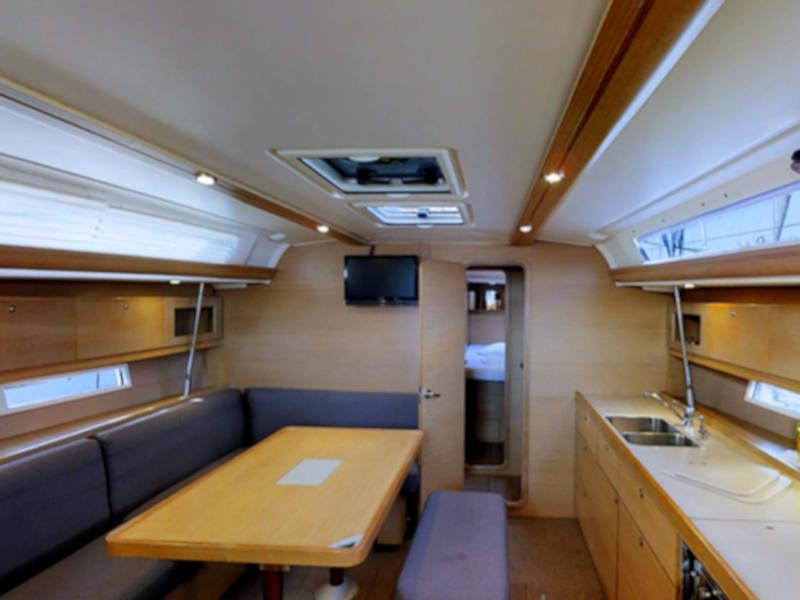 Book yachts online - sailboat - Dufour 450 Grand Large - COMODO - rent