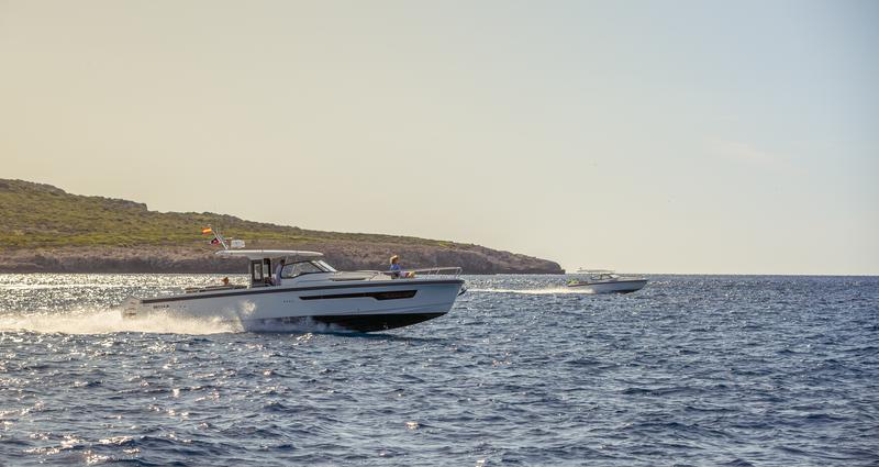 Book yachts online - motorboat - Nimbus Tender T11 - RUDDY - rent