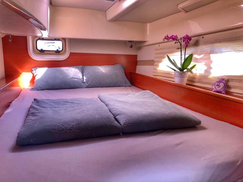 Book yachts online - powercatamaran - Leopard 39 PC - Alana - rent