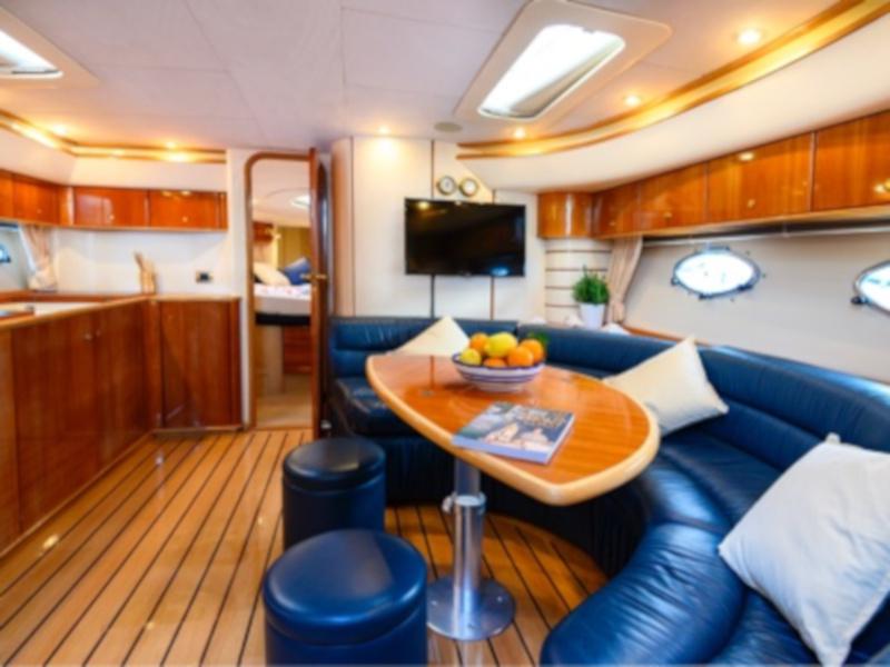 Book yachts online - motorboat - Princess V55 - Mery Rose - rent