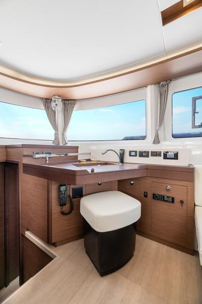Book yachts online - catamaran - Lagoon 46 - Anastasia - rent