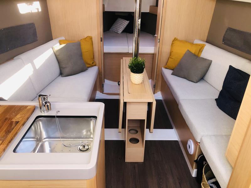 Book yachts online - sailboat - Oceanis 30.1 - Quicksailito - rent