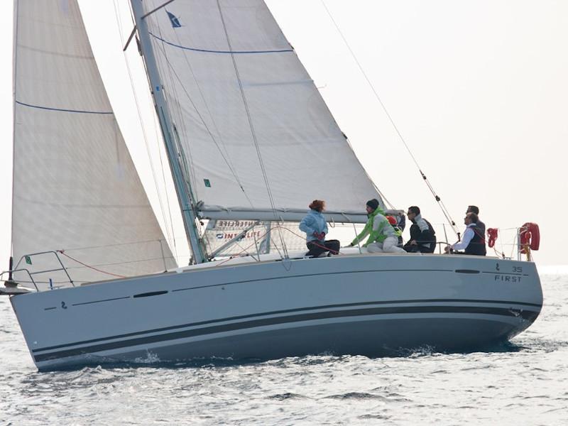Book yachts online - sailboat - First 35 - MUSUKO - rent