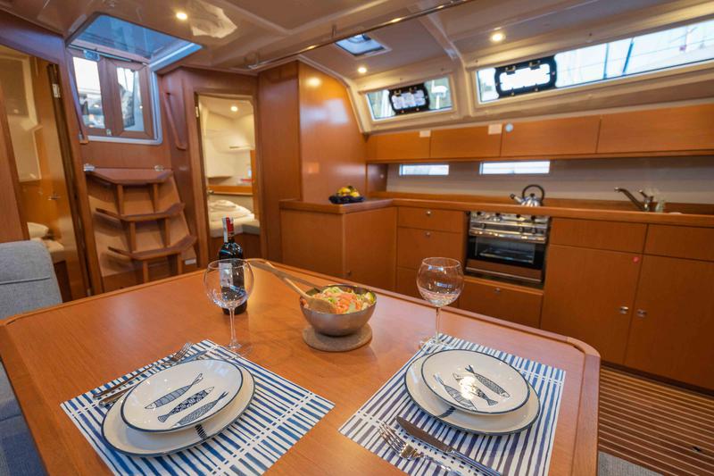Book yachts online - sailboat - Bavaria 46 Cruiser - Classy - rent